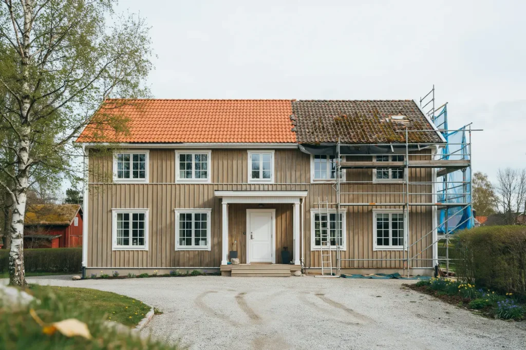 takrenovering eller takbyte s avg r du vad som l nar sig f r ditt hus